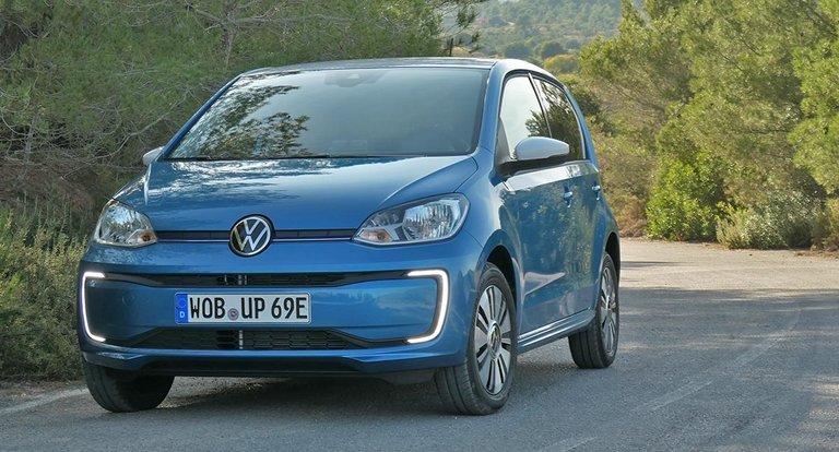 VW e-UP kom i 2019 i en forbedret udgave med væsentlig større rækkevidde end hidtil.