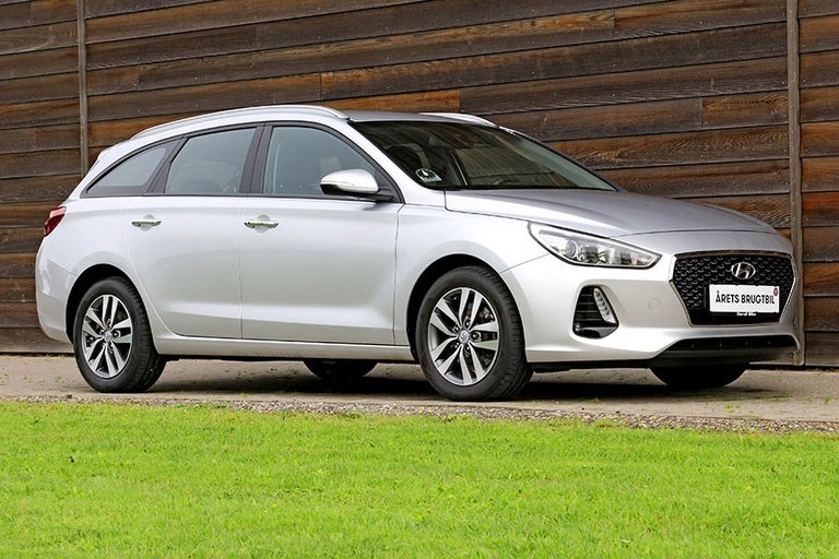 Hyundais tredje generation af i30 blev præsenteret i 2016 og kom på markedet i Danmark i 2017.