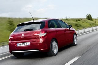 C4 er en femdørs bil på 4,33 meters længde, 5 cm mere end før. En tredørs kommer ikke  en stationcar gør officielt heller ikke.