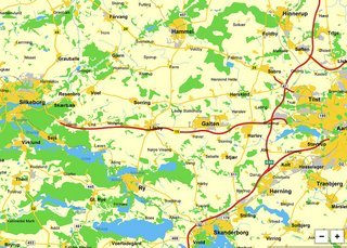Den nye motorvej er strækningen fra Låsby i øst til Hårup i vest. Kraks online-kort havde motorvejen med på åbningsdagen, mens Google Maps ikke har. Michelins kort er adskillige år bagud. Illustration: Krak