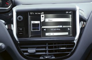 Peugeot 208 skærm