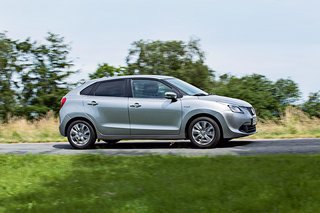 Suzuki Baleno fra siden