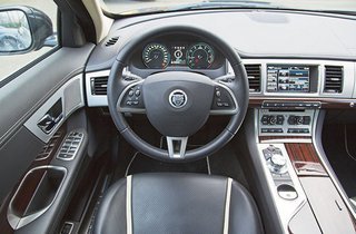 Jaguar XF kabine