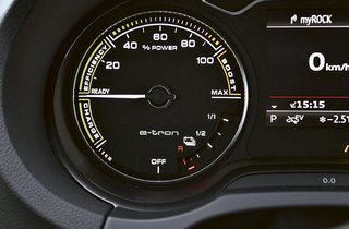 Instrumentpanel i Audi A3 e-tron