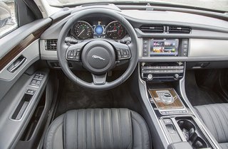 Jaguar XF kabine