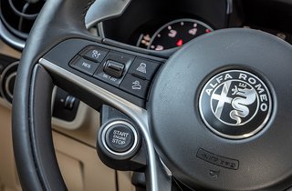 Alfa Romeo Stelvio startes fra en knap på rattet