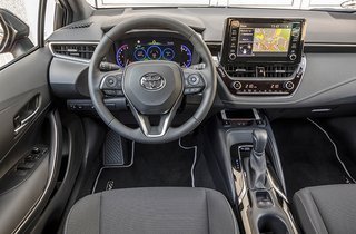 Toyota Corolla HYbrid kabine