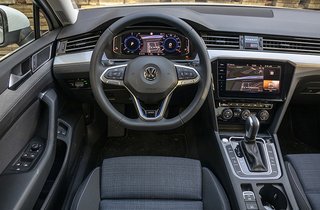 VW Passat GTE kabine