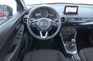 Mazda 2 kabine