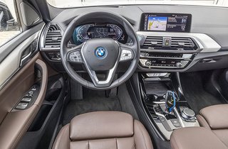 BMW iX3 kabine