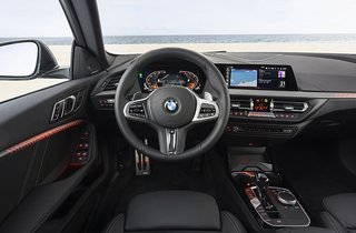 BMW 2 Coupe kabine