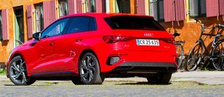 Audi A3 Sportback kommer dels i denne femdørs udgave, dels som firedørs sedan.