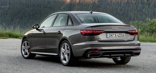 Audi A4 fås både som stationcar - Avant - og som denne sedan. Alle udgaver af Avant har elbetjent bagklap.