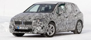 Den næste BMW 2-serie Active Tourer som kamufleret prototype.