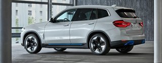 BMW iX3 er en ren batteriudgave af den normale X3. Påhængsvægten er reduceret til 750 kg.