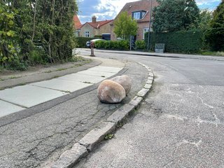 Sten på villavej
