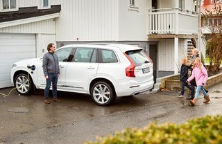 En almindelig familie og 'deres' XC90.