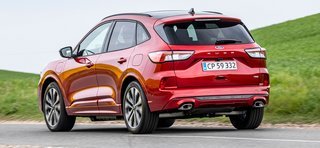 Ford Kuga som plugin-hybrid skal atter på værksted. og endnu flere biler er omfattet af fejlen.