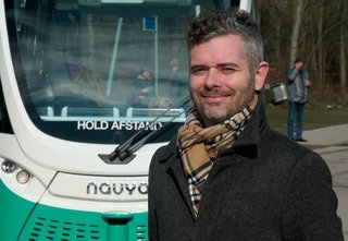 Driftschef Christian Bering Pedersen fra firmaet Holo vurderer, at størset problem vil være, at busserne stopper for ofte.