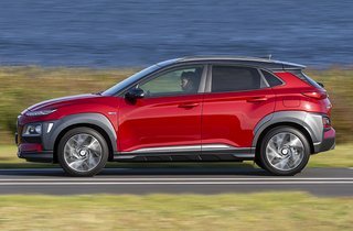 Hyundai Kona hybrid fra siden