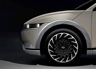 20 tommer hjul er ikke hverdagskost på en elbil. Men det fås til Hyundai Ioniq 5.