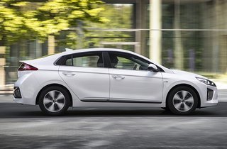 Hyundai Ioniq fra siden