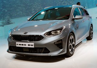 Kia Ceed Sw set forfra.