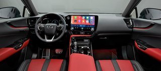 Lexus NX har som andre Lexus-modeller lækre materialer i kabinen og enkelt design.
