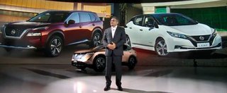 Nissan kombinerer nu mærkets styrker indenfor SUV'er (vist her som X-Trail) og elbiler (Leaf) til den elektriske crossover Ariya.
