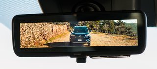 Bakspejlet i Toyota RAV4 er digitalt.