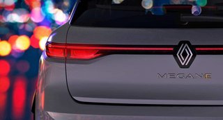 Den helt nye, elektriske Mégane bliver i 2022 første model med det nye logo. Alle modeller vil bære det fra 2024.