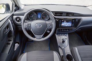 Toyota Auris Hybrid kabine