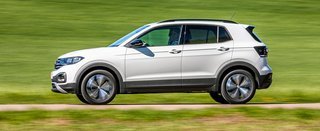 VW T-Cross er med til at fastholde VWs position som Danmarks klart største bilmærke. En anden kompakt crossover, T-Roc, hjælper til.