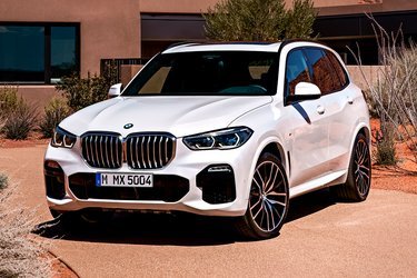 Den nye X5 er vokset på alle ledder og er først til at vise en justeret udgave af BMWs design.
