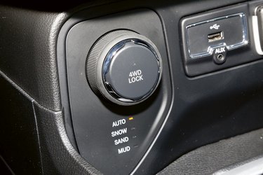 Firehjulstrækket er automatisk, men man kan alligevel forudindstille det.