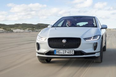 Jaguar I-Pace - Den nye elbil fra Jaguar imponerer med sine køreegenskaber og sin rækkevidde. Prisen er dog i den høje ende...