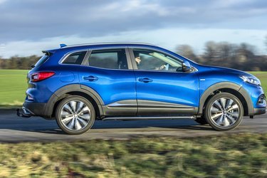 Renault Kadjar er kommet i en faceliftet udgave med nye motorer og mere udstyr. Bilen er en SUV, der slutter sig fint til feltet af de populære biler.