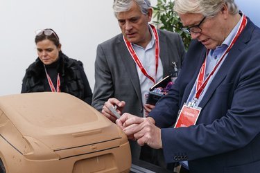 Motors Søren W. Rasmussen fik lejlighed til at lege bildesigner for en stund, da denne Nissan sportsvogn skulle have det sidste pift…