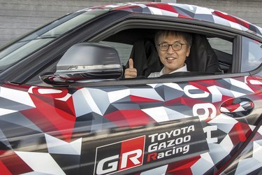 Mr. Tada er chefingeniør og faderen til Toyota Supra, idet han var den mand, der skabte forbindelsen mellem Toyota og BMW. Mr. Tada var også ansvarlig for den lidt mindre sportsvogn, GT86.