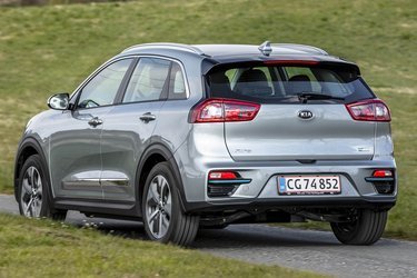 Den store Kia e-Niro er en vellykket bil og byder sig til med god plads og masser af udstyr.