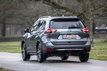 X-Trail er grundlæggende en 30 cm længere udgave af Nissan Qashqai, hvor der mulighed for at tilkøbe op til syv pladser. 