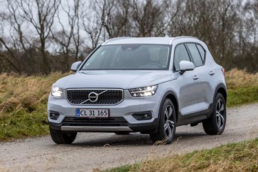 Volvo XC40 blev kåret som „Car of the Year 2018“. Nu er den dukket op i billigere udgaver med en trecylindret 1.5-liters benzinmotor.