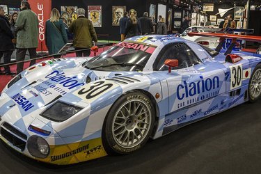Et lille stykke dansk racerhistorie: John Nielsen var med bag rattet på denne Nissan R390 GT1, som besatte femtepladsen i 24-timers løbet på Le Mans i 1998.