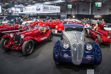 Et af højdepunkterne på årets Rétromobile var en imponerende specialudstilling af Alfa Romeo på den schweiziske klassikerforhandler Lukas Hünis stand.