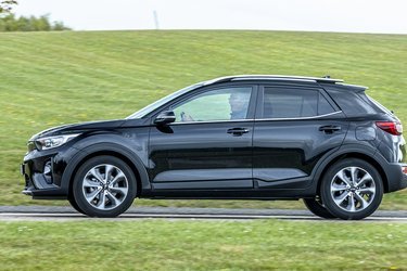 Kia Stonic opleves som en mellemting mellem en mini-SUV og en stationcar.