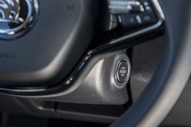 I Style-udstyrsniveauet er der trykknap til start af motoren samt nøglefri åbning og låsning af bilen via alle fire sidedøre.