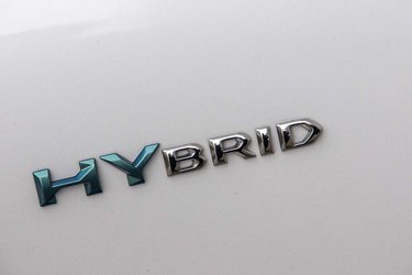 Peugeots plugin-hybrider bærer alle dette logo.