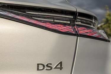 DS 4 er sidste nye bilmodel fra DS. Tidligere i år er den større DS 9 blevet fremvist, og desuden omfatter modelprogrammet de to SUV’ere DS 3 og DS 7.