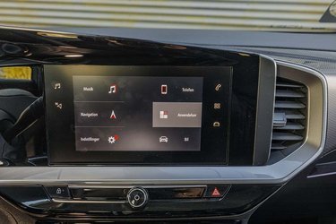 7”-trykskærmen er den samme, som du også finder i flere Citroën- og Peugeot-modeller. Et hemmeligt trick er at trykke med tre fingre samtidig på skærmen, så kommer denne menu frem!