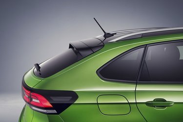 Den skrånende bagende på bilen gør Taigo til en coupé-udgave af SUV’en T-Cross. Spoileren i overkanten af bagruden giver en fin forlængelse af taget til fordel for aerodynamikken. Bemærk, at der er blevet plads til en bagrudevisker.